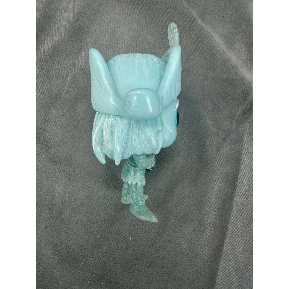 Funko Pop Disney Haunted Mansion Phineas Hitchhiking Ghost Blue Translucent Harp